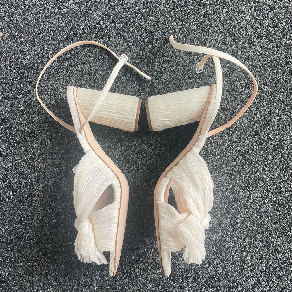 Camellia Pearl Pleated Bow Heel - Picture 4 of 5